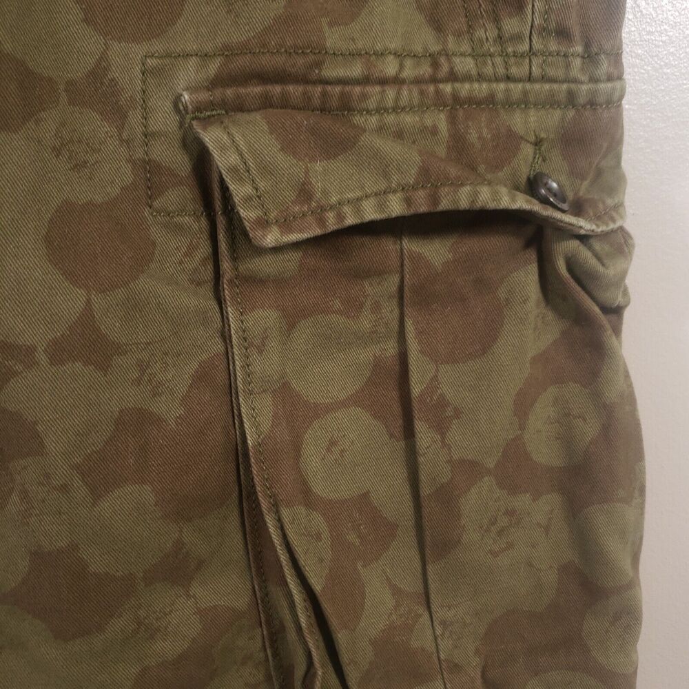 Levi's Cargo Shorts Mens 33 Green Camouflage Type Casual Outdoors - Picture 6 of 14
